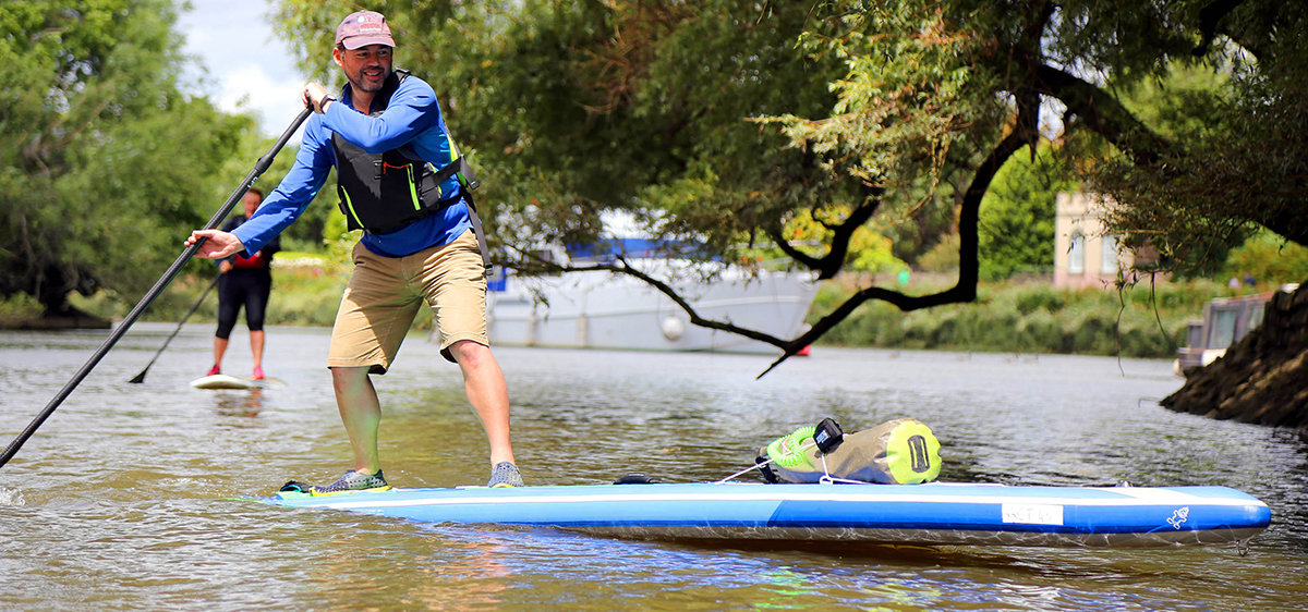 Stand up paddleboarding (SUP) in London : Canoe London